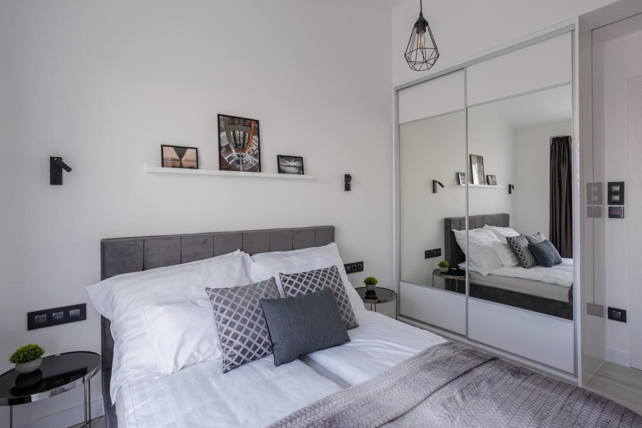 Noir Hotel - Penthouse Apartman Segedyn Zewnętrze zdjęcie